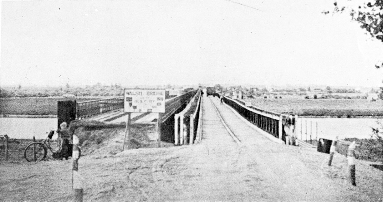 Historische Baileybrug over de Maas bij Katwijk in 1945