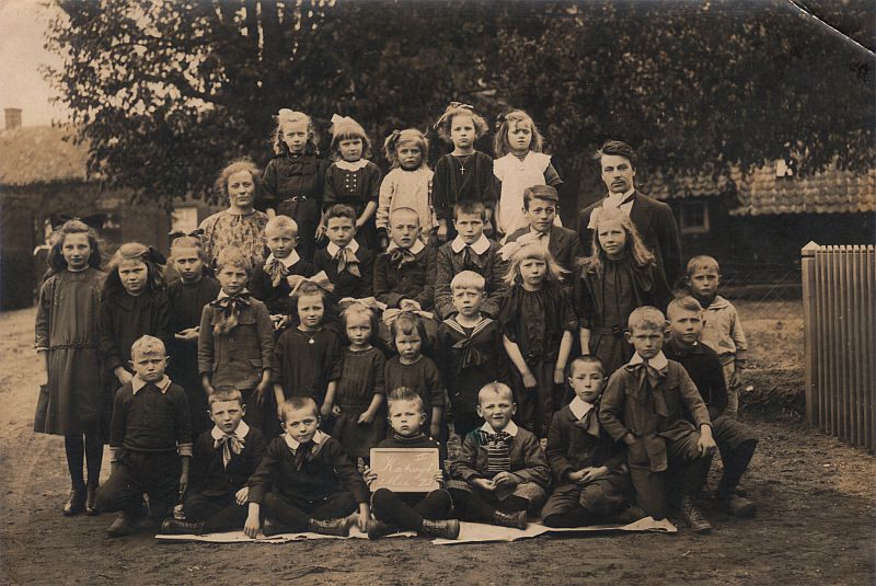 Schoolklas in Katwijk op 1 mei 1923, klas II.