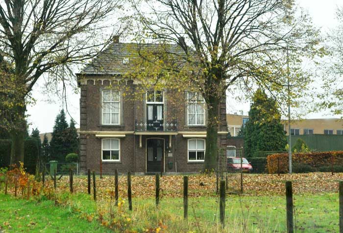 Voormalig raadhuis van Linden in Klein Linden in 2011.