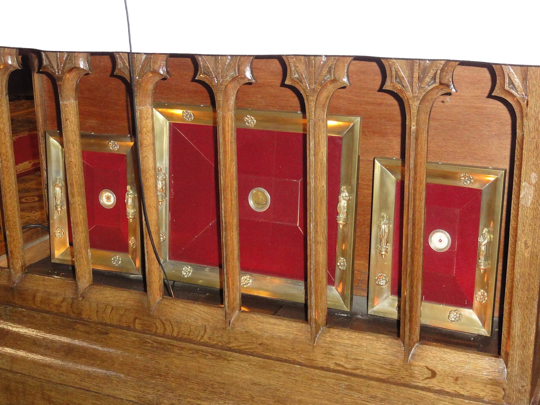 Drie reliekhouders in de Sint-Martinuskerk