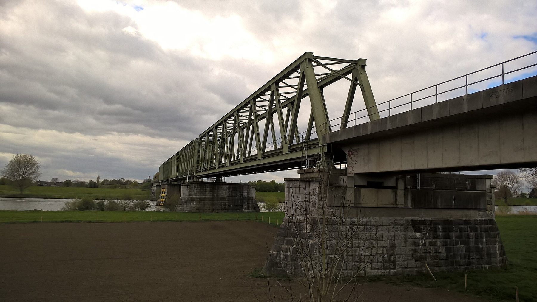 Spoorbrug over de Maas bij Katwijk–Mook, opname 12 in Katwijk aan de Maas (Noord-Brabant).