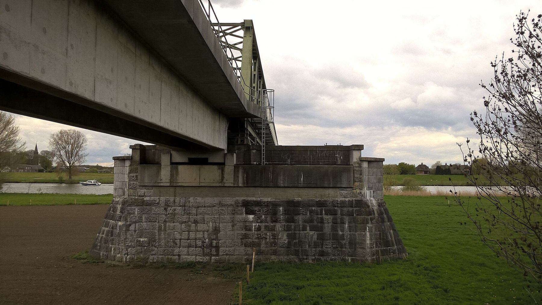Spoorbrug over de Maas bij Katwijk–Mook, opname 13 in Katwijk aan de Maas (Noord-Brabant).