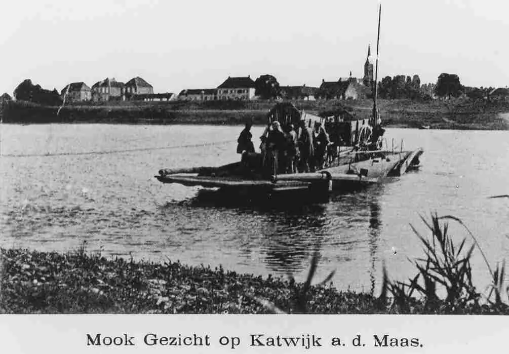 Historische opname uit 1904 van het veer over de Maas bij Katwijk