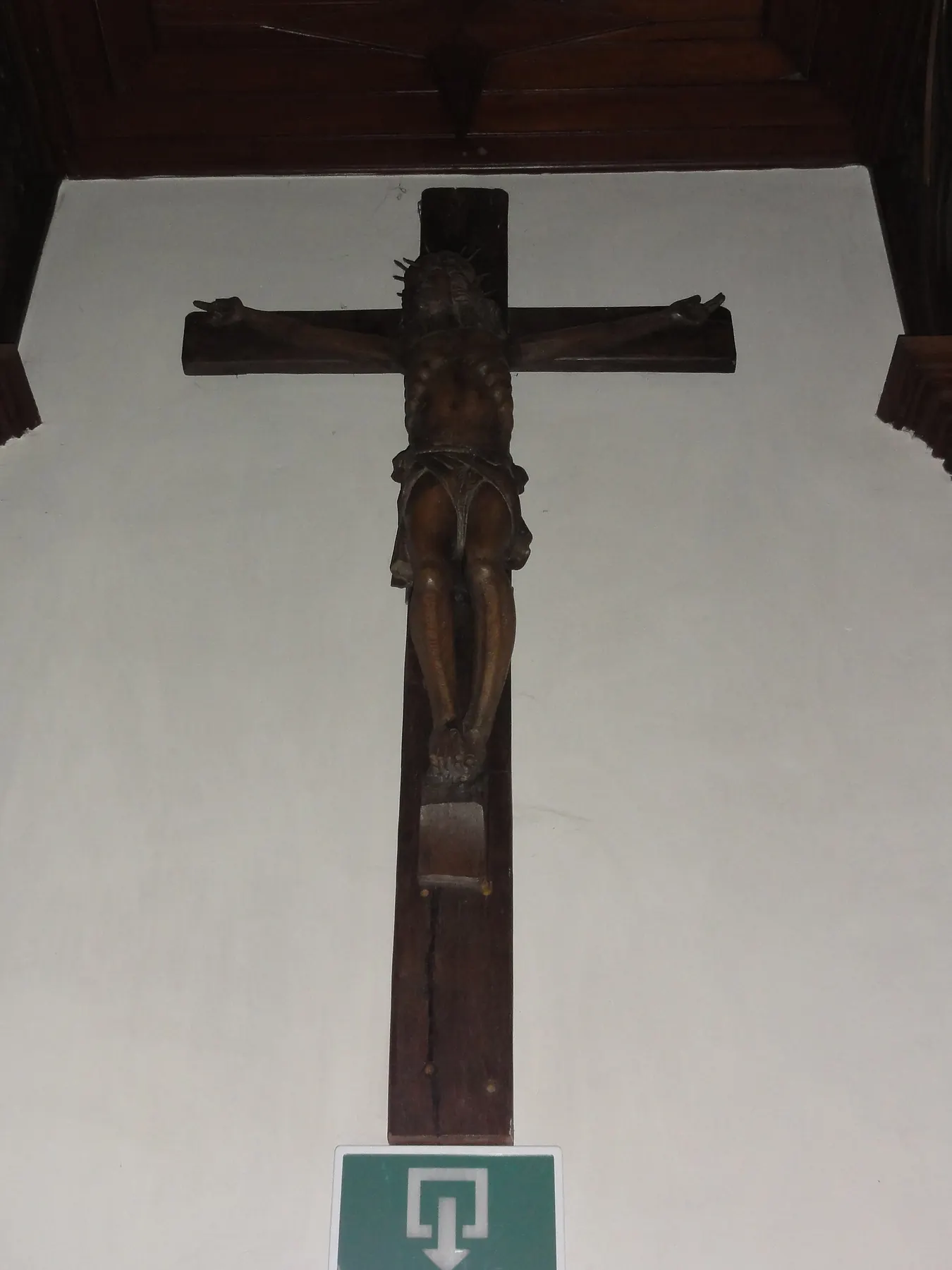 Katwijk (Cuijk) Sint Martinuskerk Kruisbeeld boven uitgang.