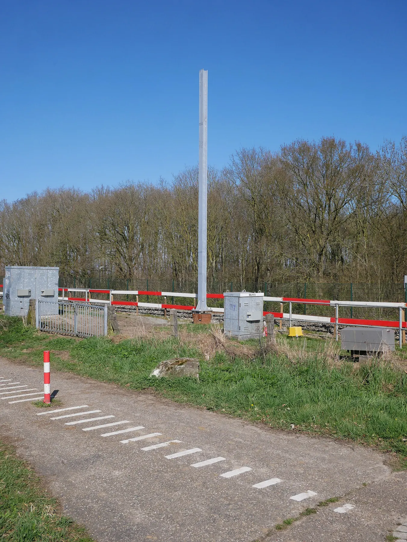 2026 03 21 opwaardering maaslijn bovenleidingspalen bij katwijk 2.