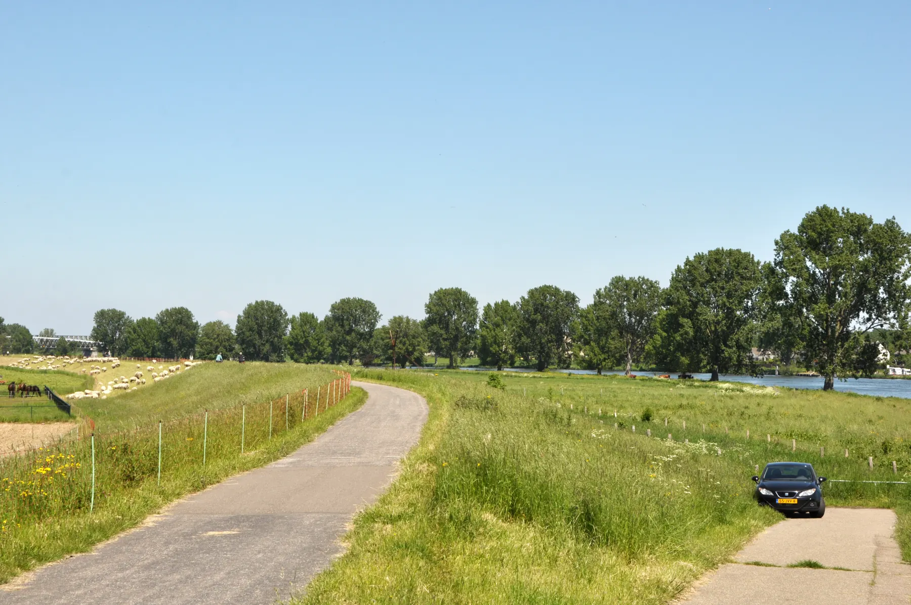Straatbeeld uit de fotoreeks Katwijk aan de Maas 0061.