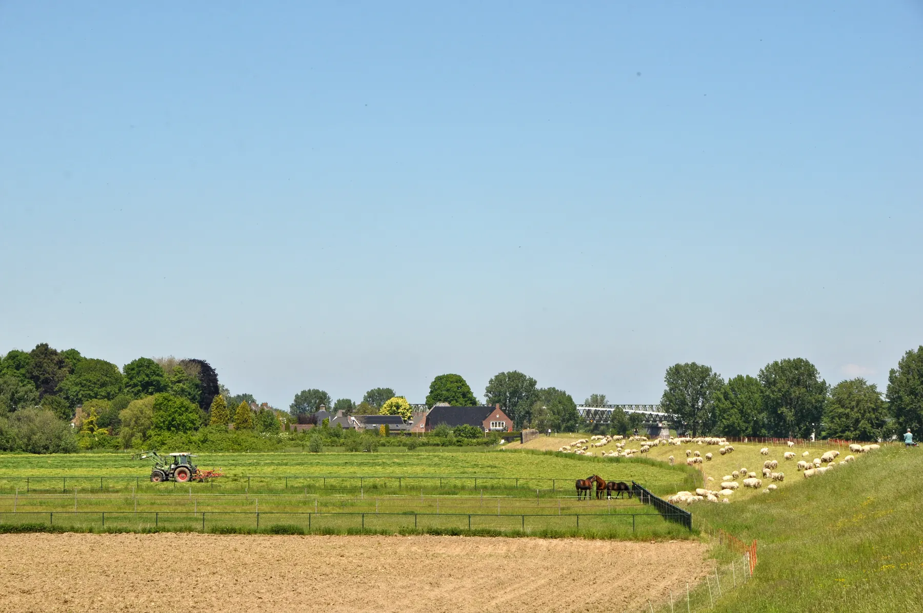 Straatbeeld uit de fotoreeks Katwijk aan de Maas 0062.