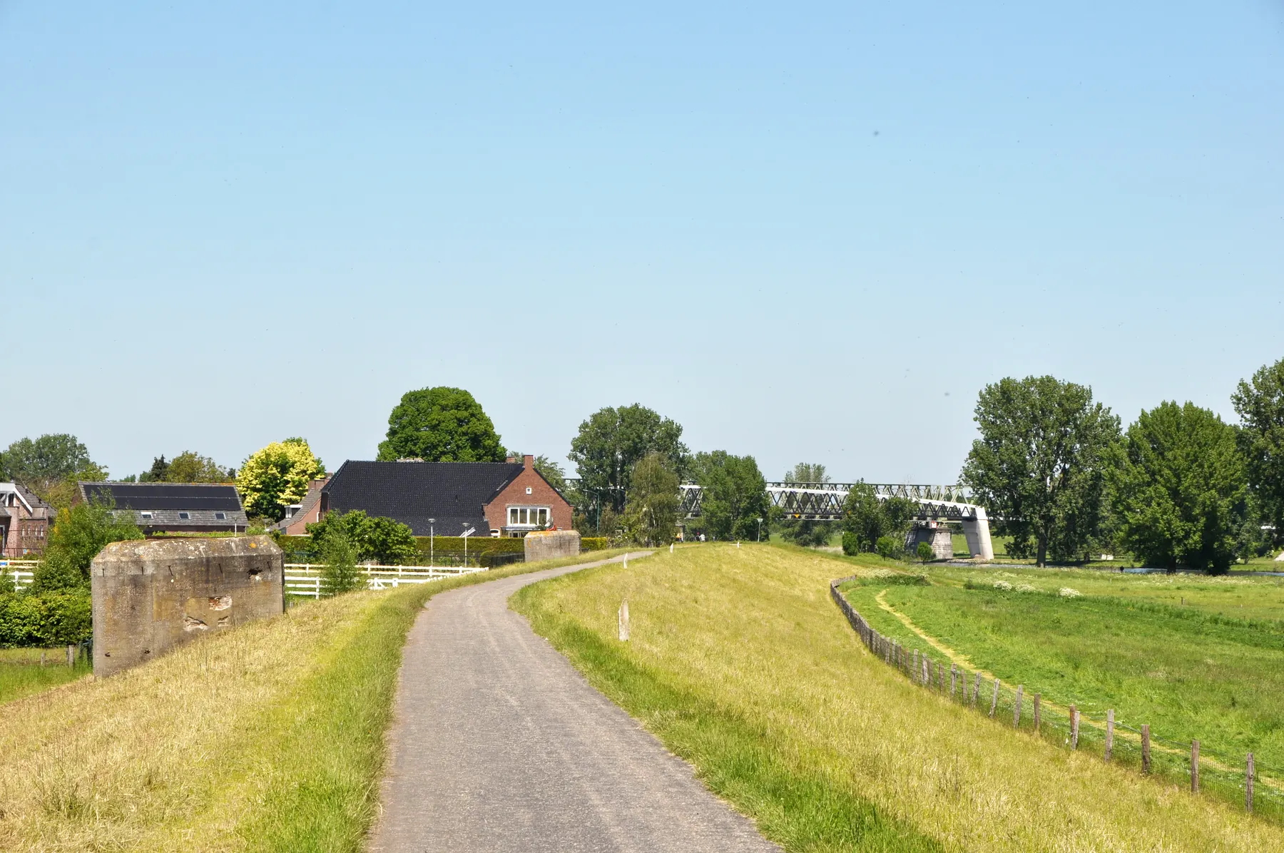 Straatbeeld uit de fotoreeks Katwijk aan de Maas 0067.