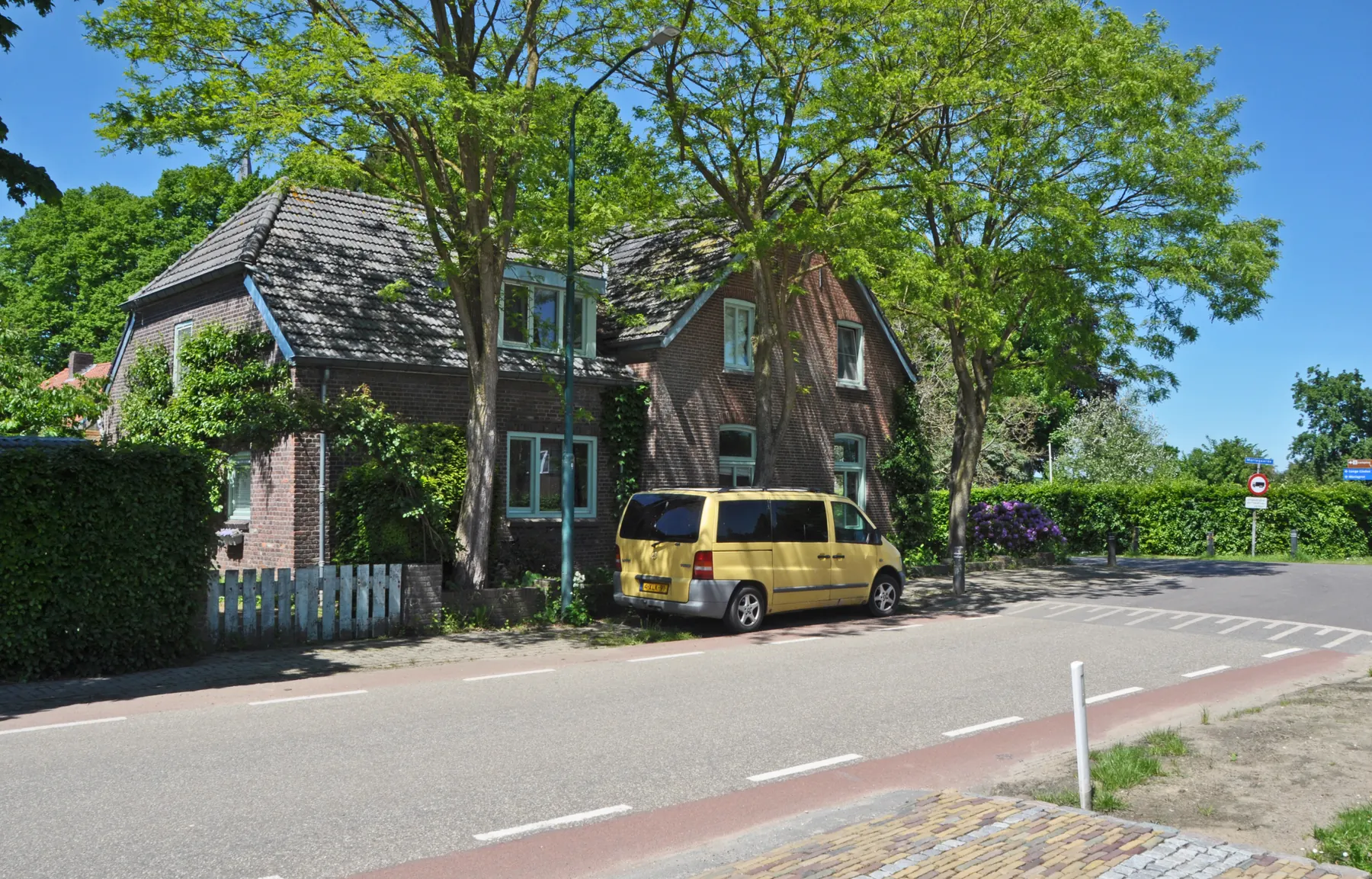 Straatbeeld uit de fotoreeks Katwijk aan de Maas 0070.
